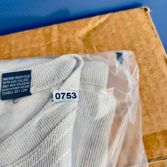 Speculation Petite Short Sleeve Rib Knit Sweater Woman's PL *PETITE* V-neck - Picture 8 of 8